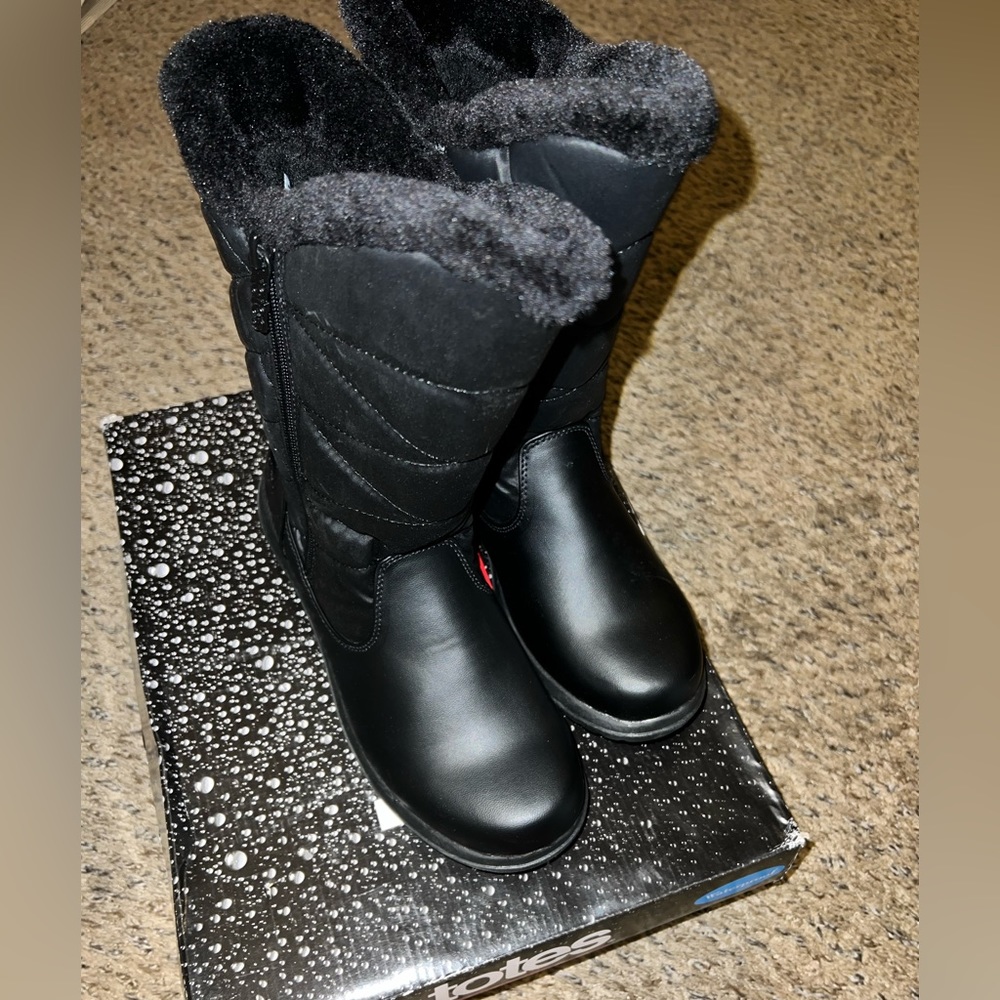 Tote’s waterproof woman’s Boots! - Picture 7 of 7